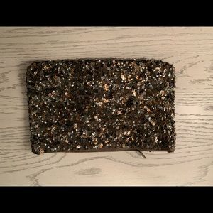 Sequin clutch